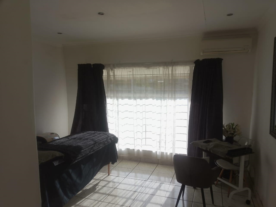 8 Bedroom Property for Sale in Laudium Gauteng