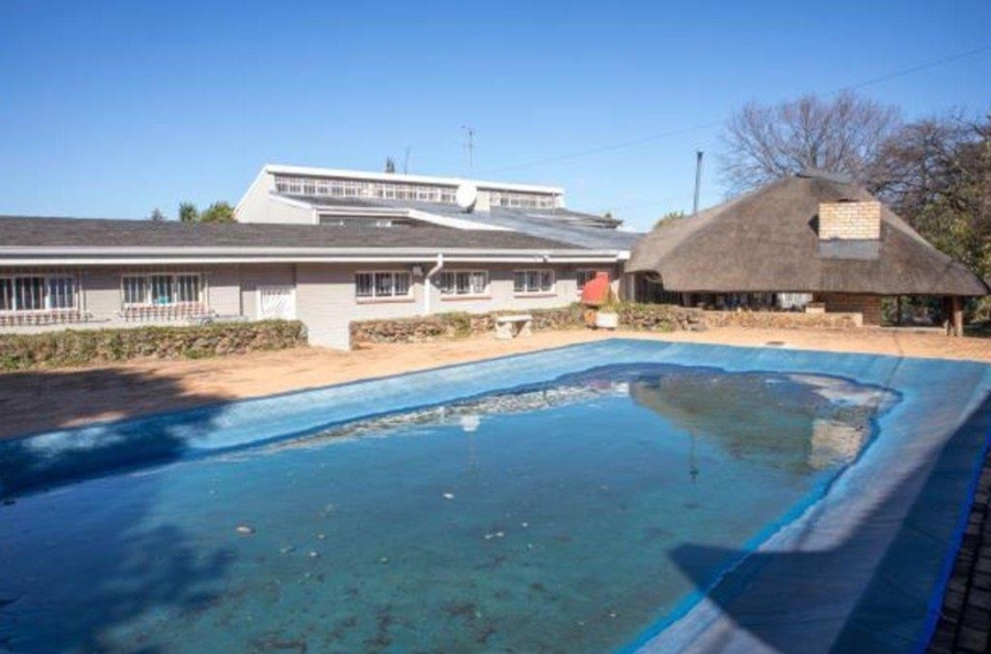 6 Bedroom Property for Sale in Dunvegan Gauteng
