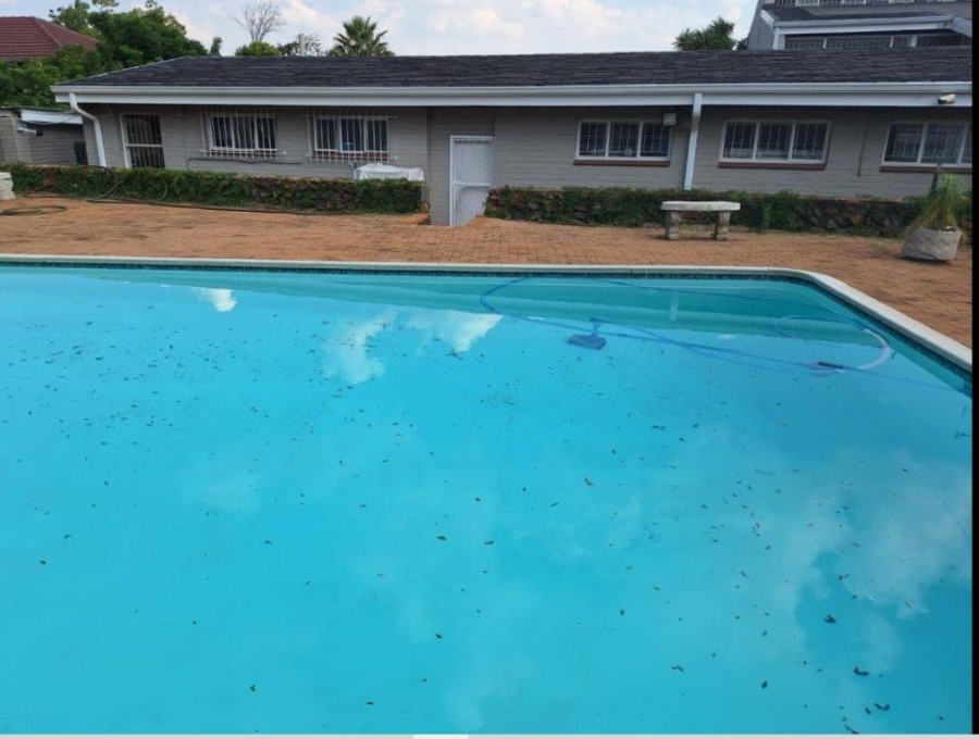 6 Bedroom Property for Sale in Dunvegan Gauteng