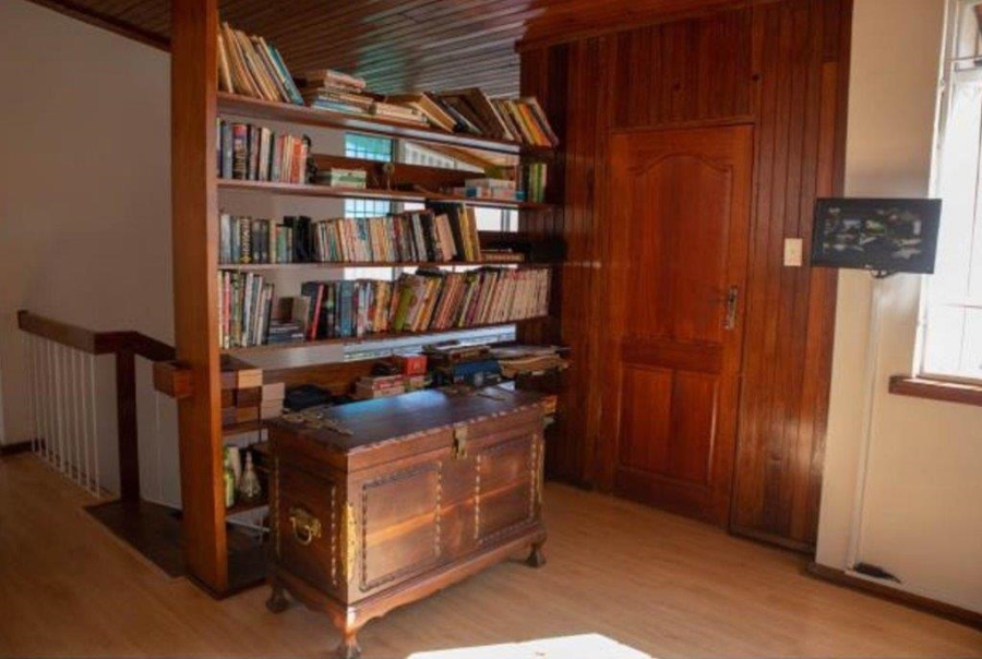 6 Bedroom Property for Sale in Dunvegan Gauteng