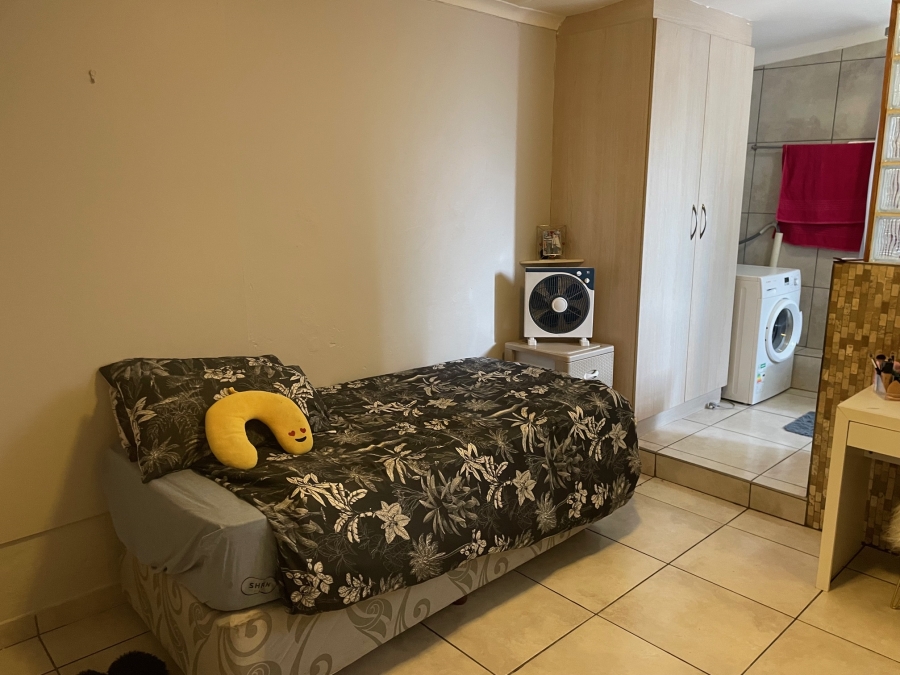 3 Bedroom Property for Sale in Hurlyvale Gauteng