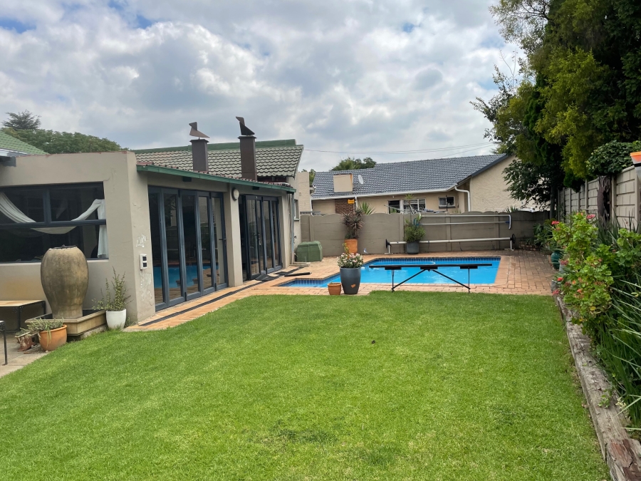 3 Bedroom Property for Sale in Hurlyvale Gauteng