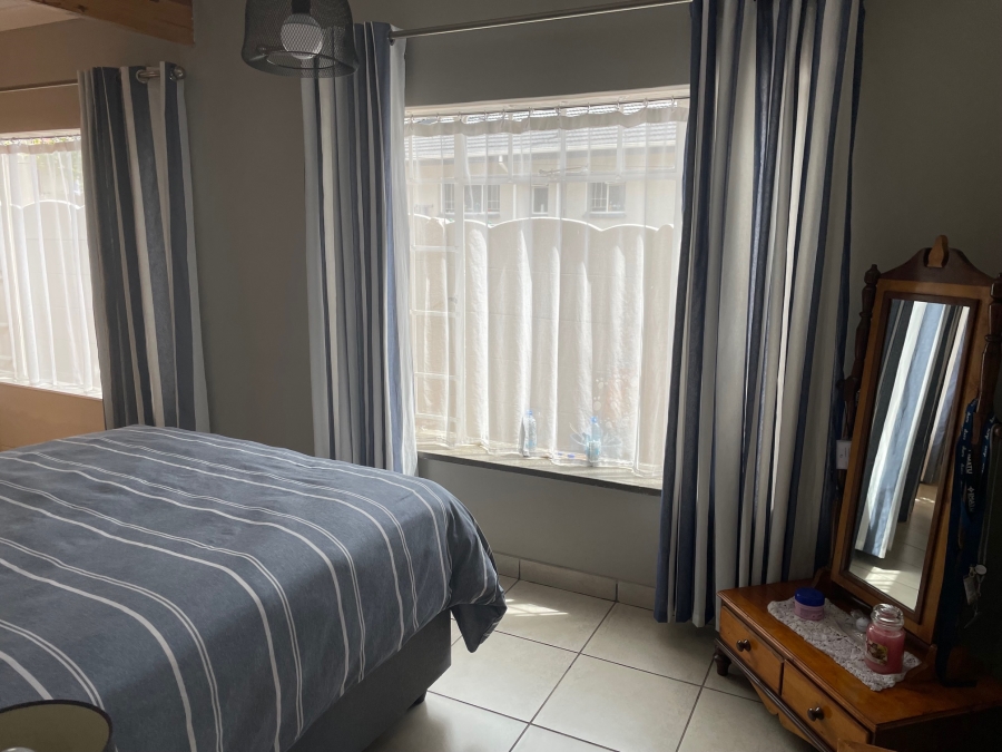 3 Bedroom Property for Sale in Hurlyvale Gauteng