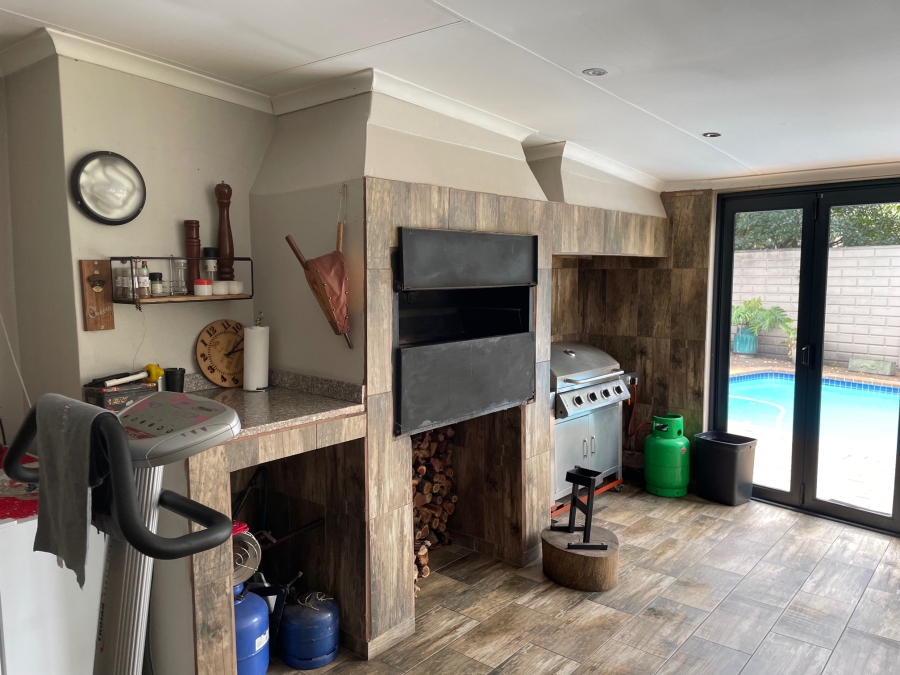 3 Bedroom Property for Sale in Hurlyvale Gauteng