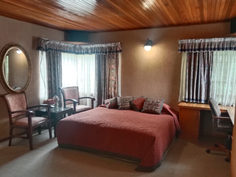 5 Bedroom Property for Sale in Westdene Gauteng