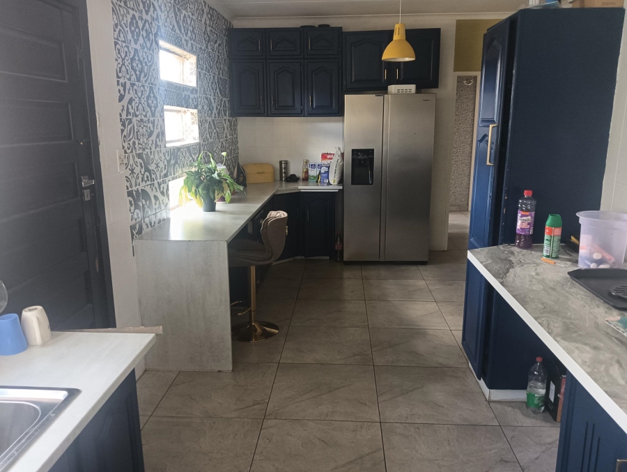 4 Bedroom Property for Sale in Klippoortje Gauteng
