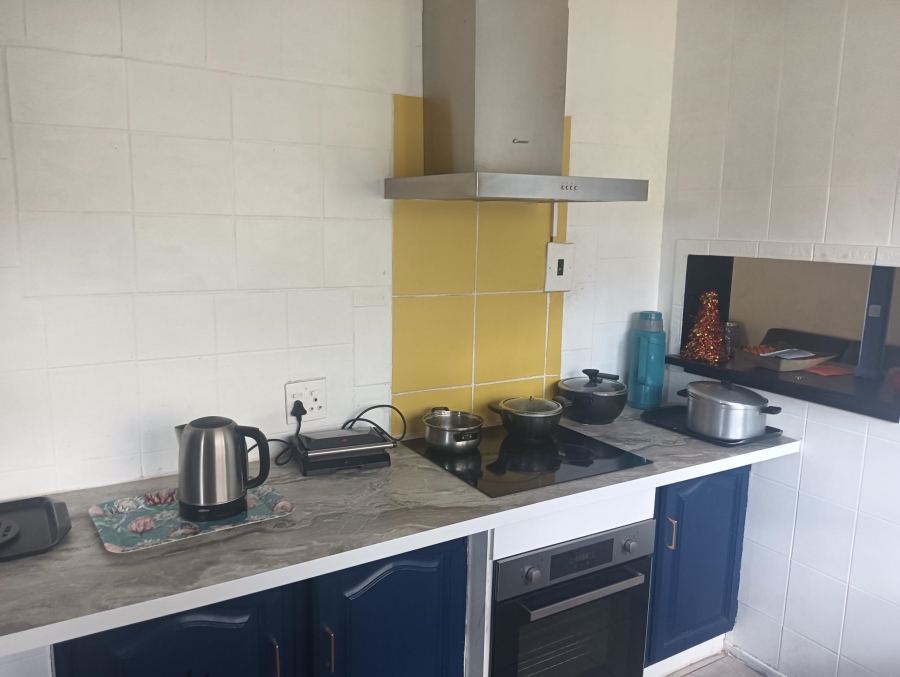 4 Bedroom Property for Sale in Klippoortje Gauteng