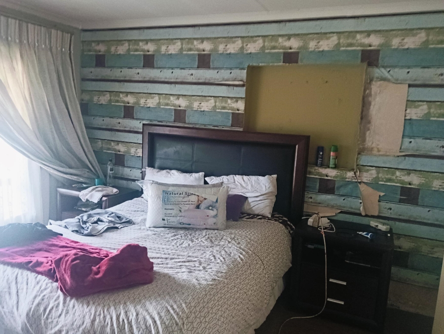 4 Bedroom Property for Sale in Klippoortje Gauteng