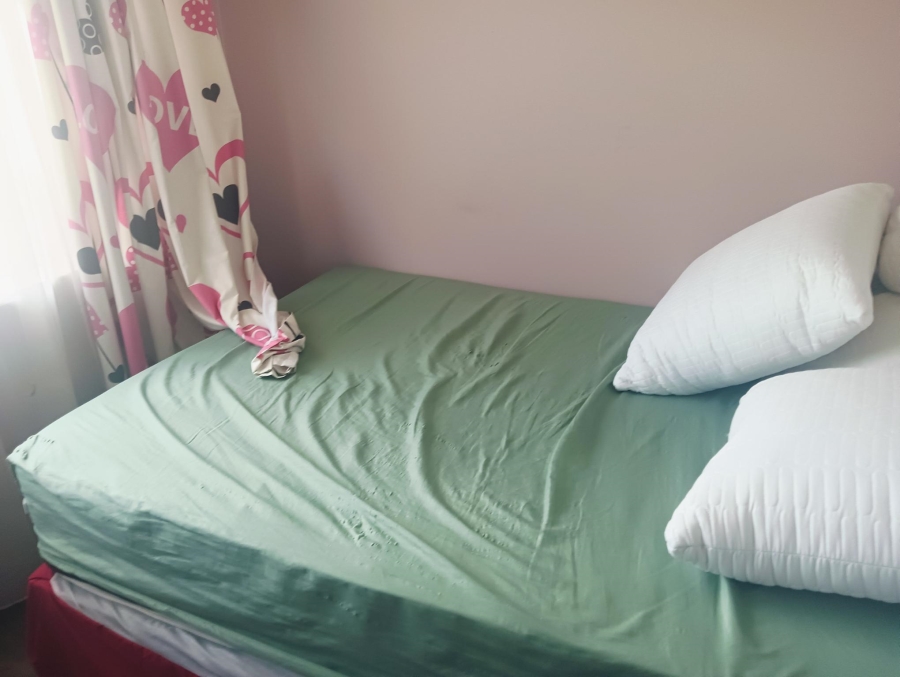 4 Bedroom Property for Sale in Klippoortje Gauteng