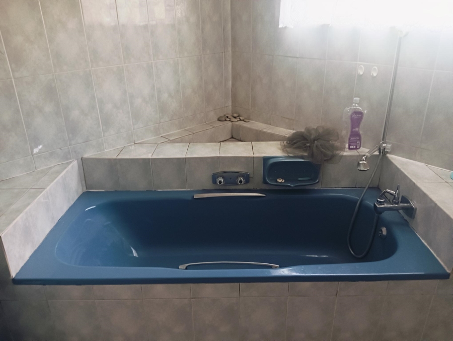 4 Bedroom Property for Sale in Klippoortje Gauteng