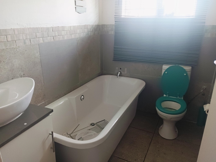 4 Bedroom Property for Sale in Klippoortje Gauteng