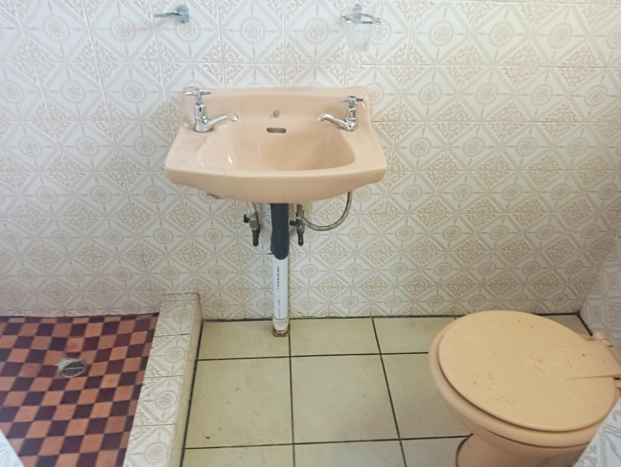 4 Bedroom Property for Sale in Klippoortje Gauteng