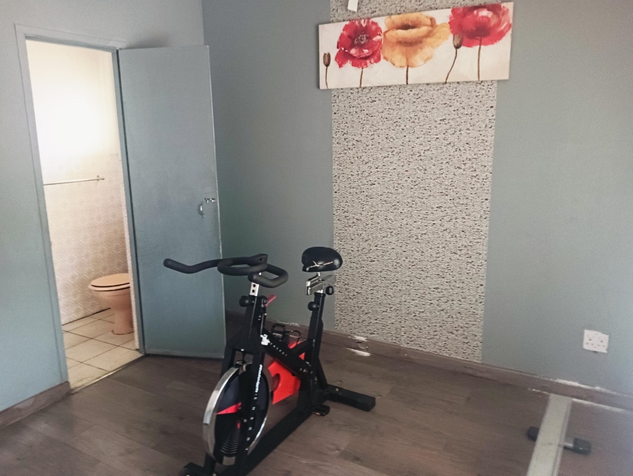 4 Bedroom Property for Sale in Klippoortje Gauteng