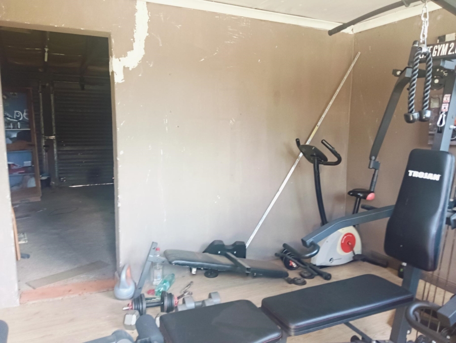 4 Bedroom Property for Sale in Klippoortje Gauteng