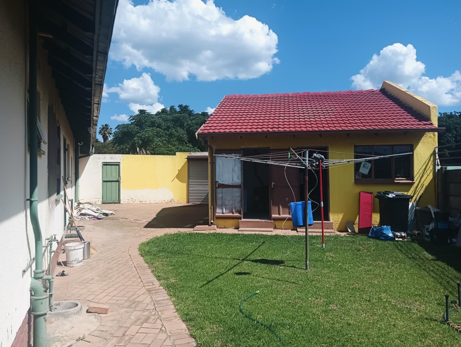 4 Bedroom Property for Sale in Klippoortje Gauteng