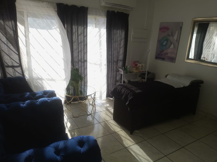 Commercial Property for Sale in Laudium Gauteng