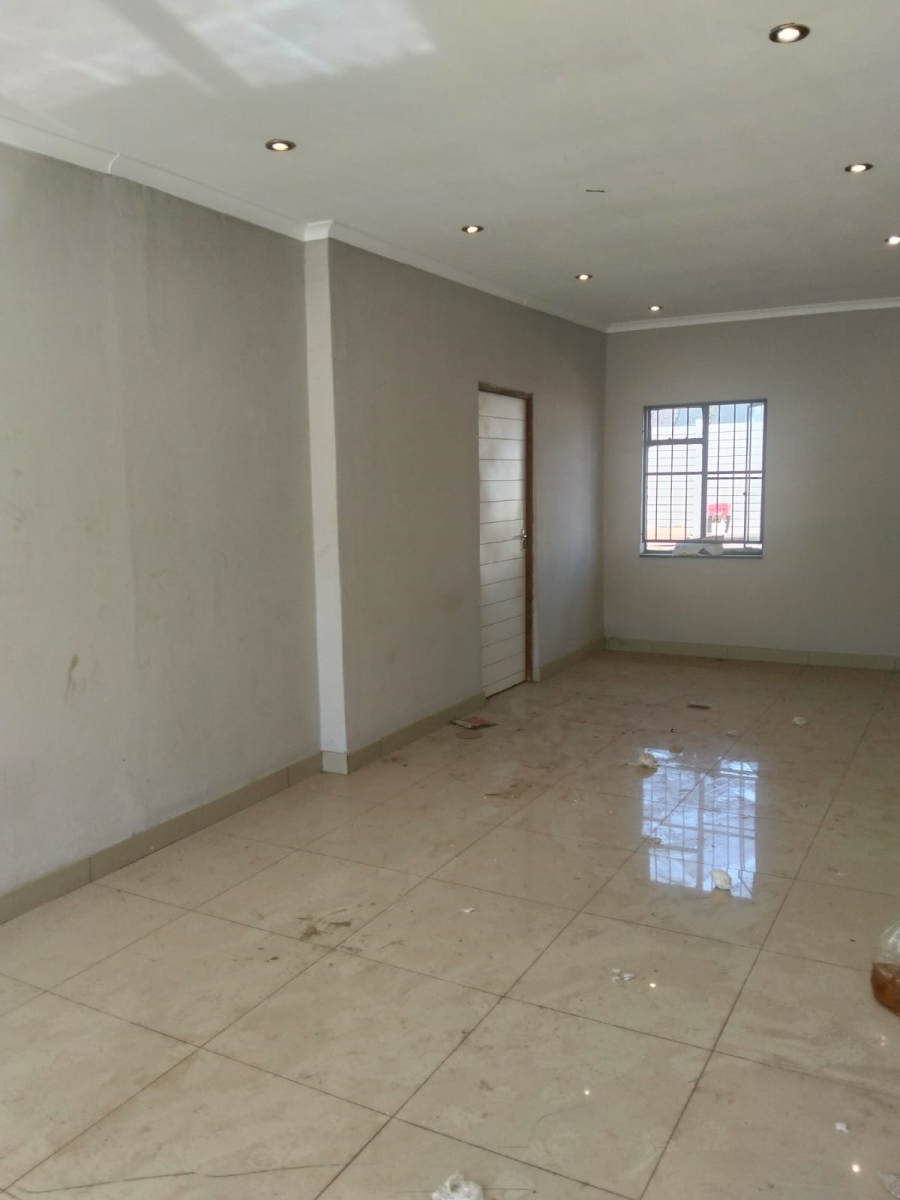 To Let Commercial Property for Rent in Raslouw Gauteng