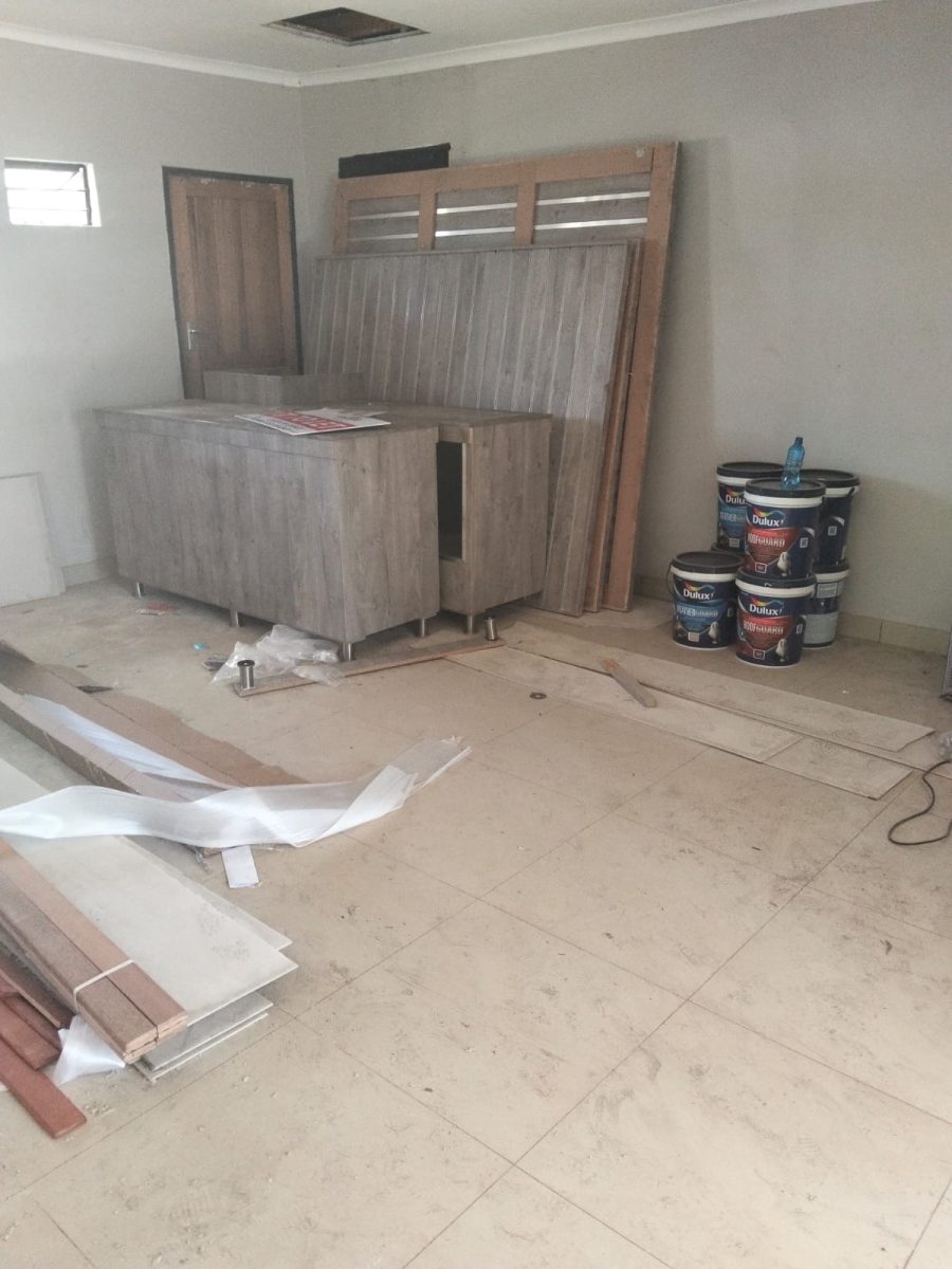 To Let Commercial Property for Rent in Raslouw Gauteng