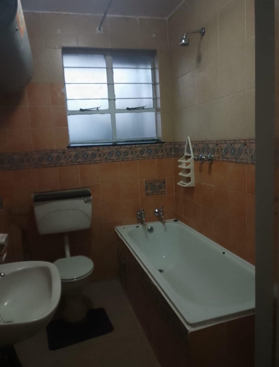 2 Bedroom Property for Sale in Laudium Gauteng