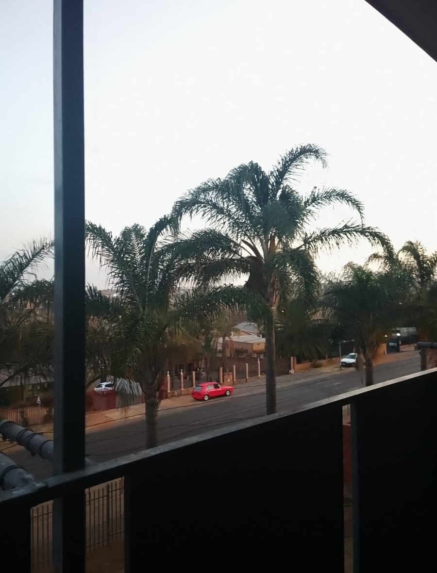 2 Bedroom Property for Sale in Laudium Gauteng