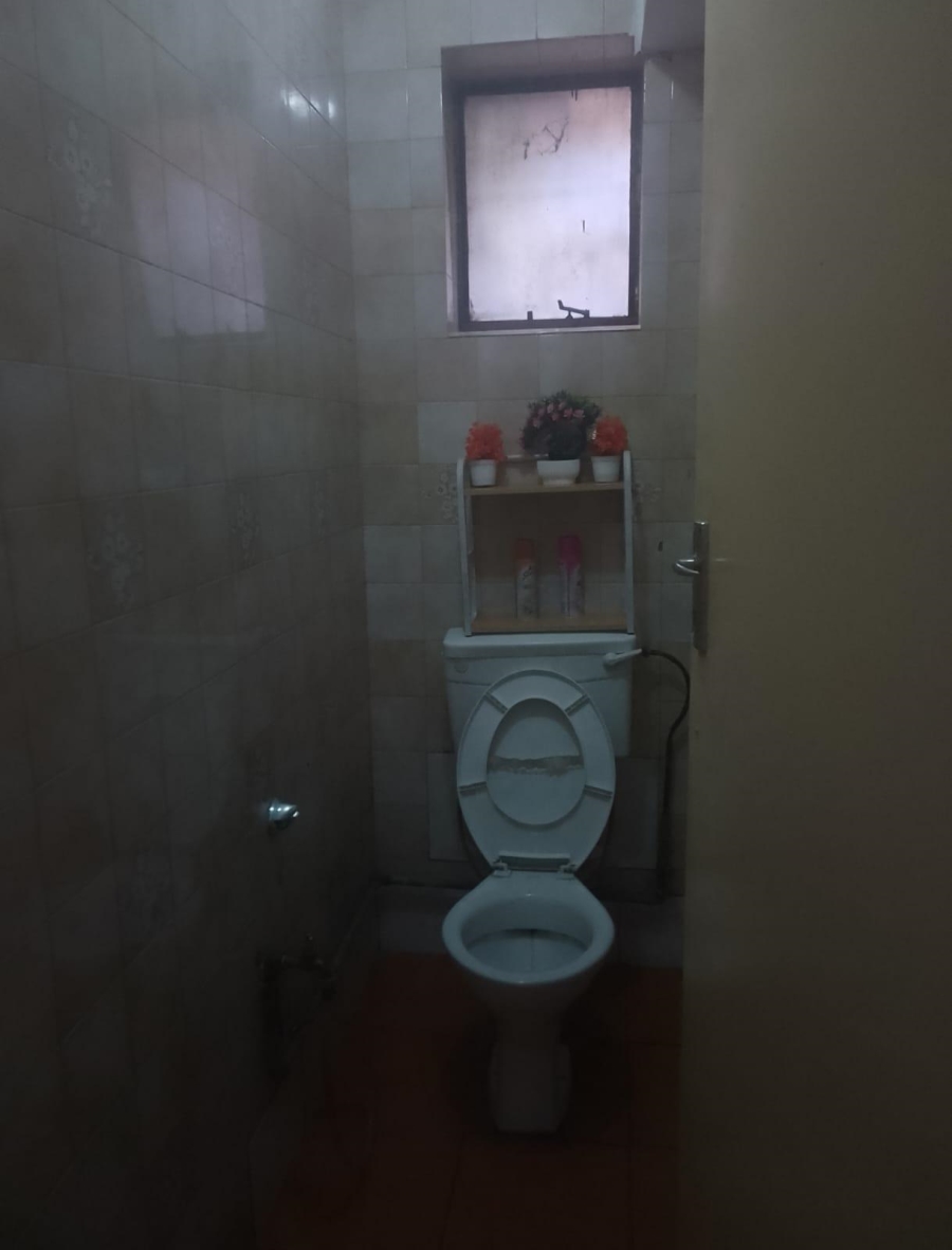 8 Bedroom Property for Sale in Laudium Gauteng