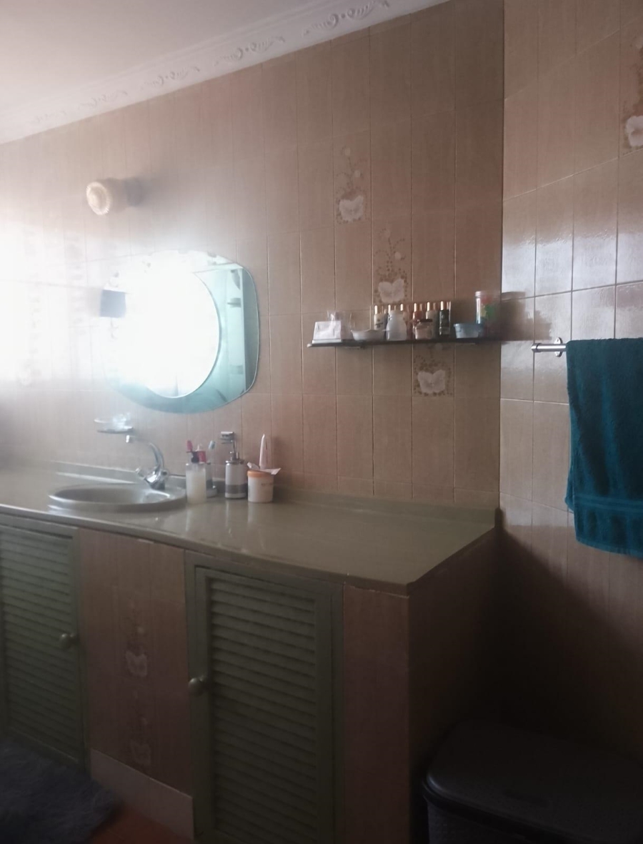 8 Bedroom Property for Sale in Laudium Gauteng