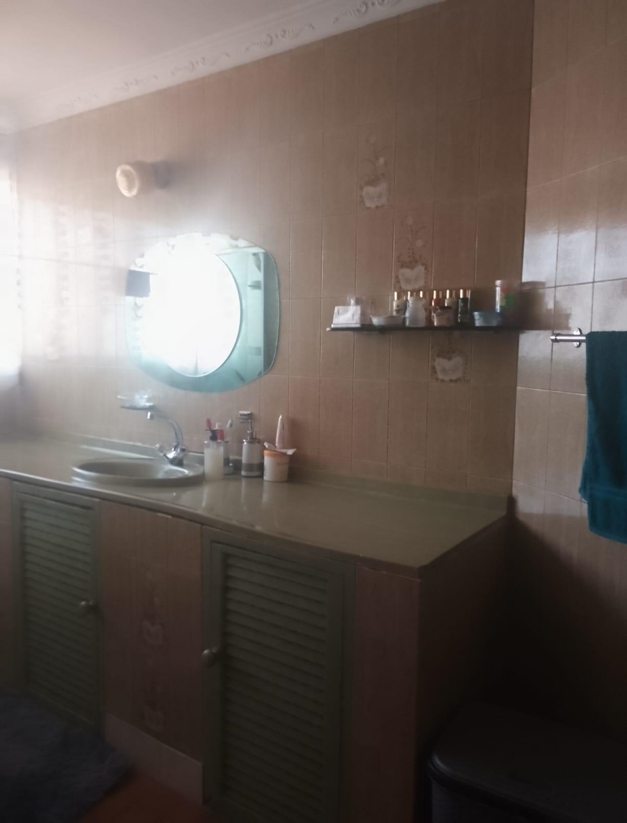 8 Bedroom Property for Sale in Laudium Gauteng