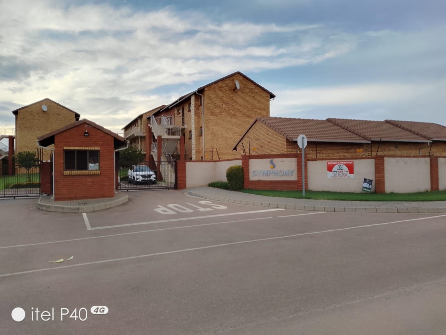 2 Bedroom Property for Sale in Noordwyk Gauteng