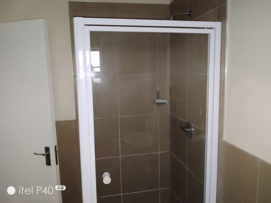 2 Bedroom Property for Sale in Noordwyk Gauteng