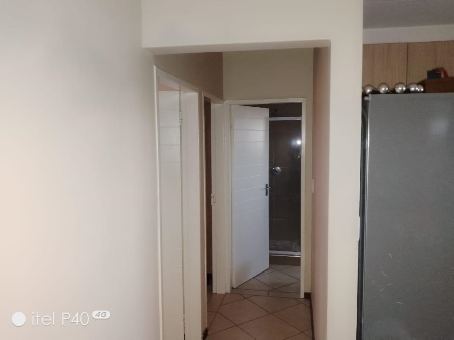 2 Bedroom Property for Sale in Noordwyk Gauteng