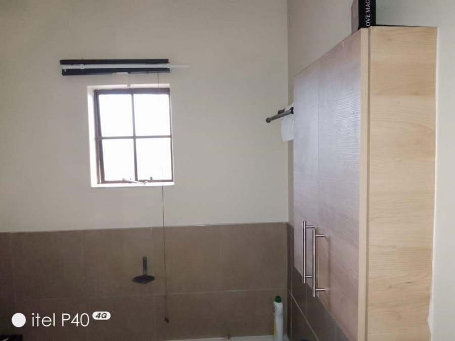 2 Bedroom Property for Sale in Noordwyk Gauteng