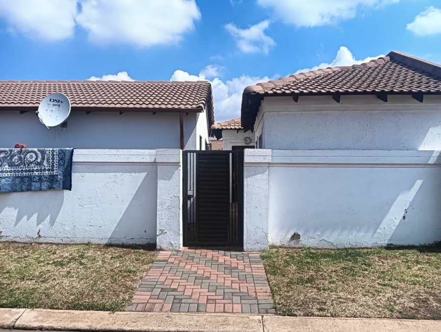 3 Bedroom Property for Sale in Windmill Park Gauteng