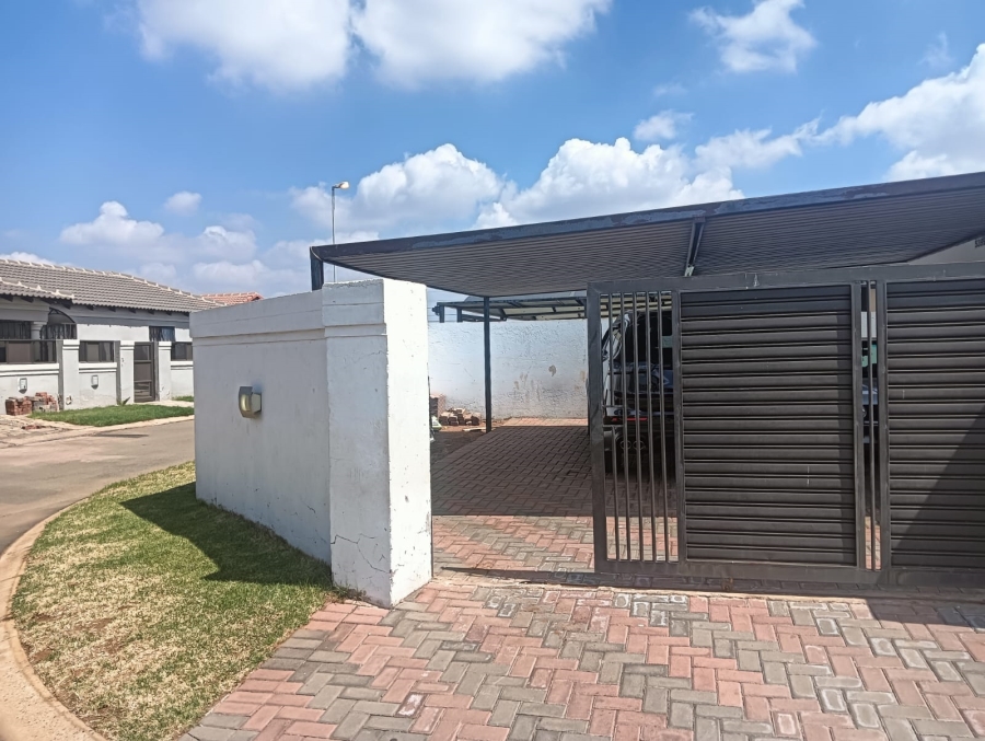 3 Bedroom Property for Sale in Windmill Park Gauteng
