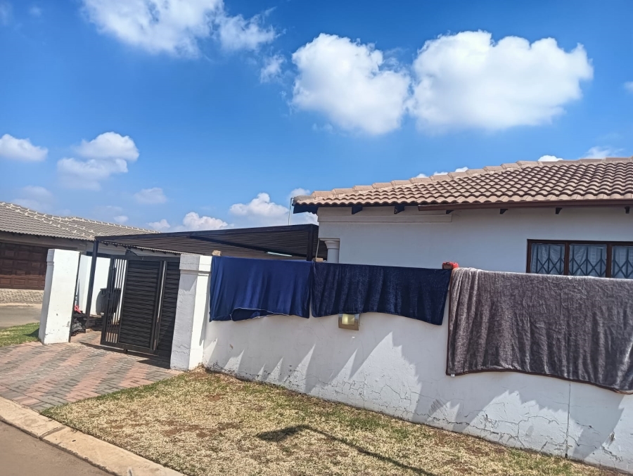 3 Bedroom Property for Sale in Windmill Park Gauteng