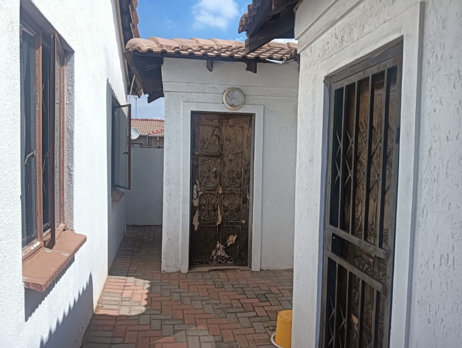 3 Bedroom Property for Sale in Windmill Park Gauteng