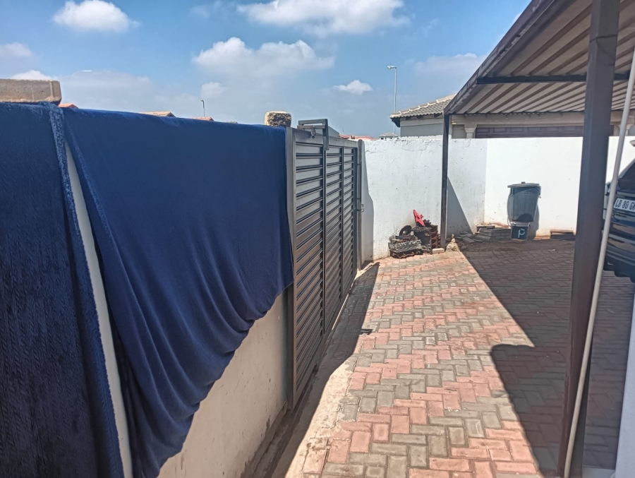 3 Bedroom Property for Sale in Windmill Park Gauteng