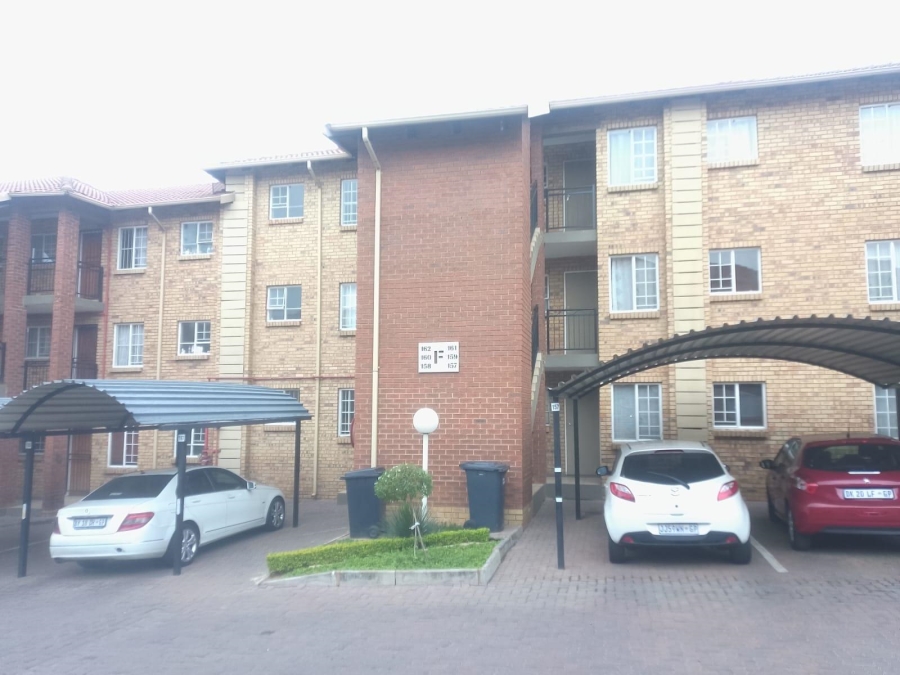 2 Bedroom Property for Sale in Noordwyk Gauteng