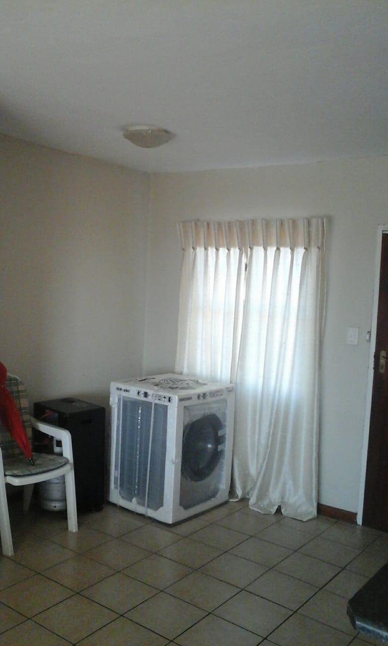 2 Bedroom Property for Sale in Erand Gardens Gauteng