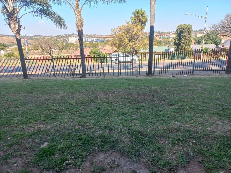 2 Bedroom Property for Sale in Laudium Gauteng