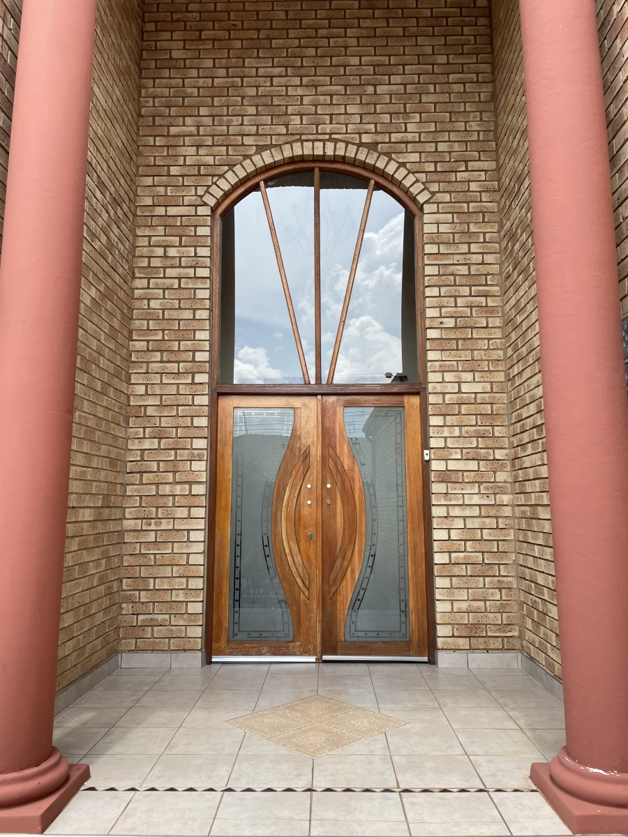 4 Bedroom Property for Sale in Erasmia Gauteng