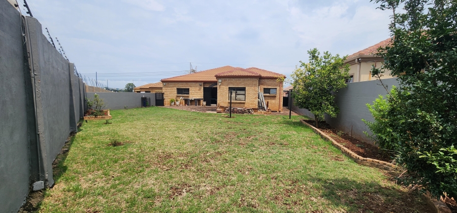 4 Bedroom Property for Sale in Erasmia Gauteng