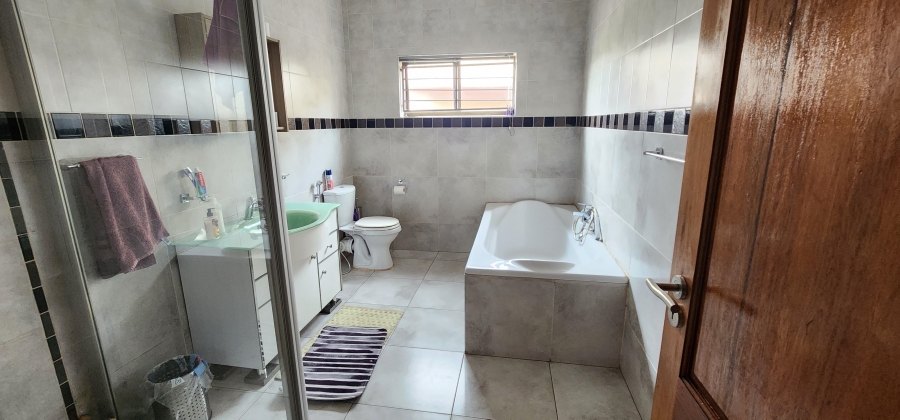 4 Bedroom Property for Sale in Erasmia Gauteng