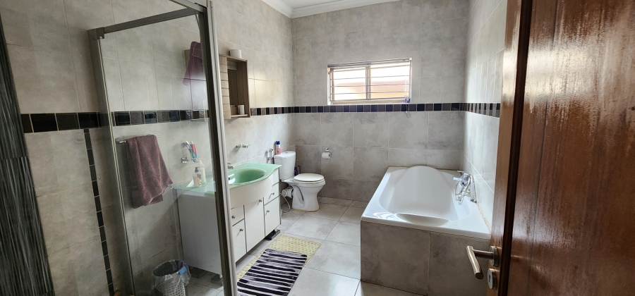 4 Bedroom Property for Sale in Erasmia Gauteng