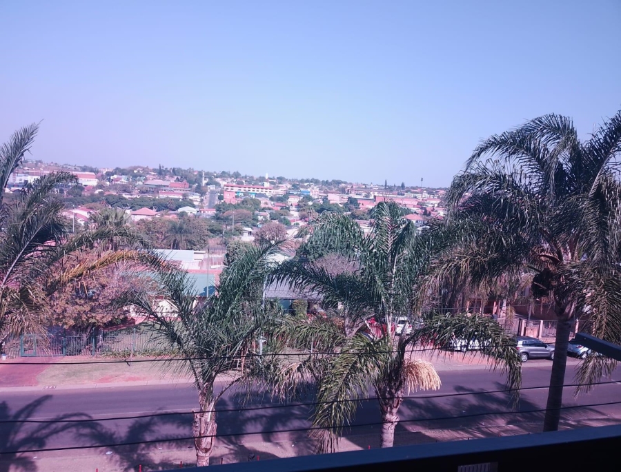 2 Bedroom Property for Sale in Laudium Gauteng