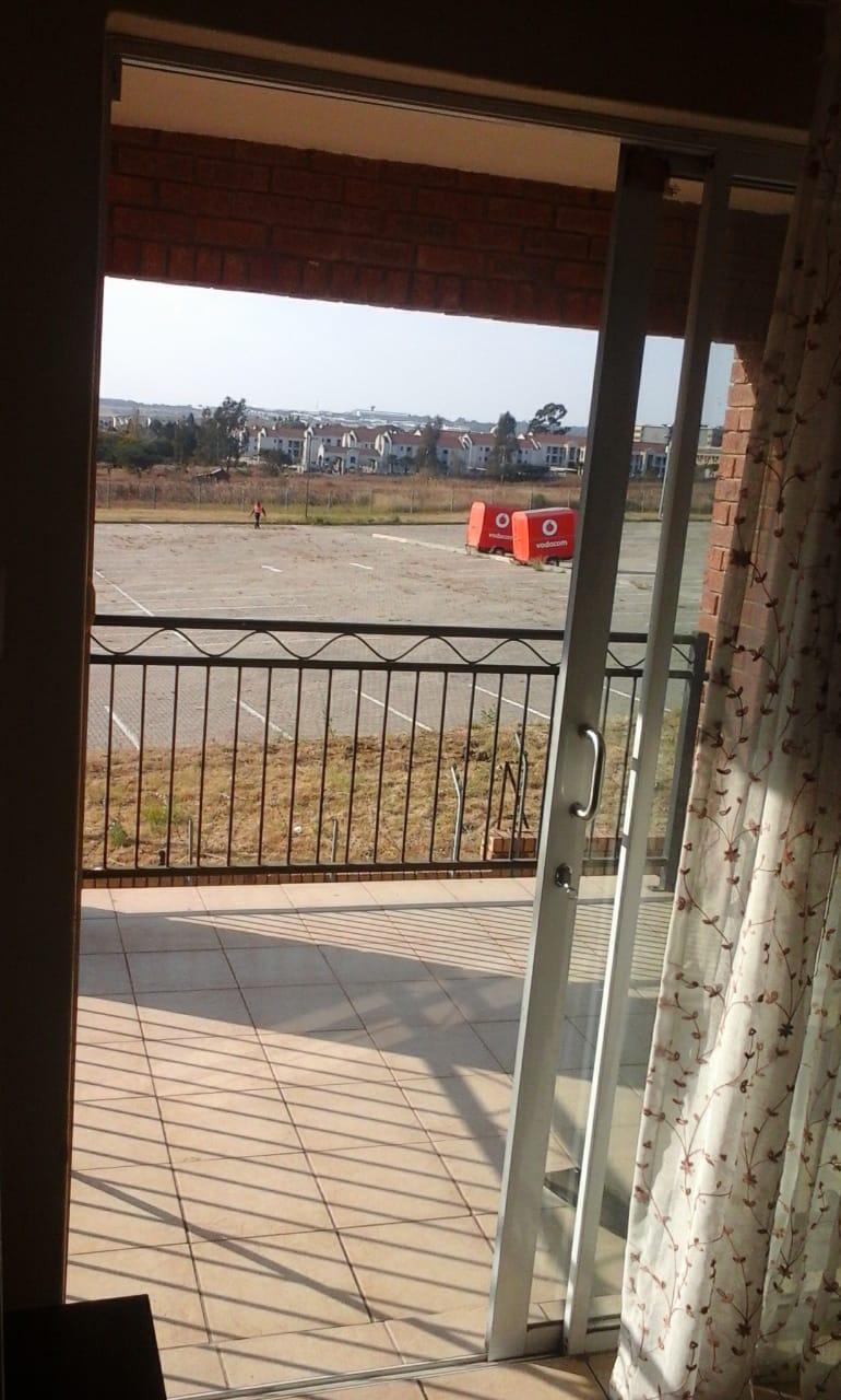 2 Bedroom Property for Sale in Erand Gardens Gauteng