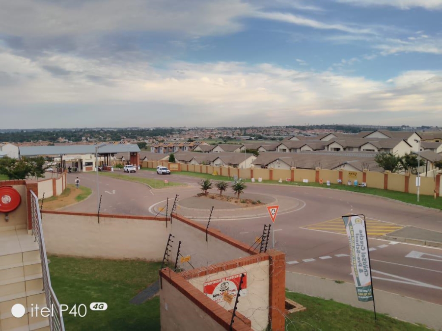 2 Bedroom Property for Sale in Noordwyk Gauteng