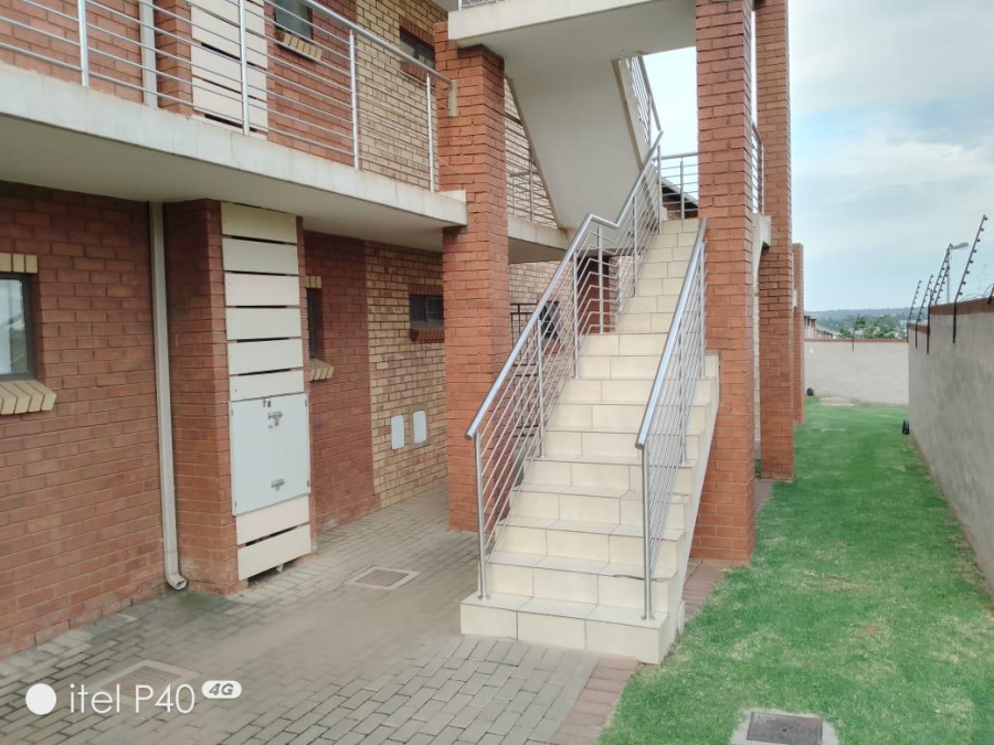 2 Bedroom Property for Sale in Noordwyk Gauteng