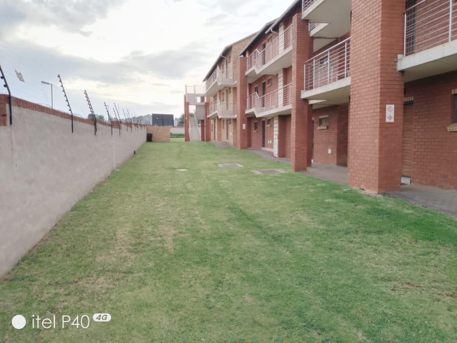 2 Bedroom Property for Sale in Noordwyk Gauteng