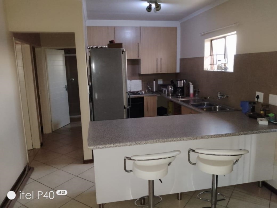 2 Bedroom Property for Sale in Noordwyk Gauteng