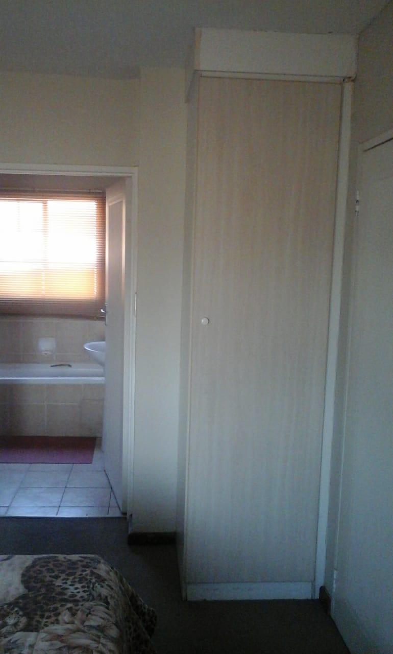 2 Bedroom Property for Sale in Erand Gardens Gauteng